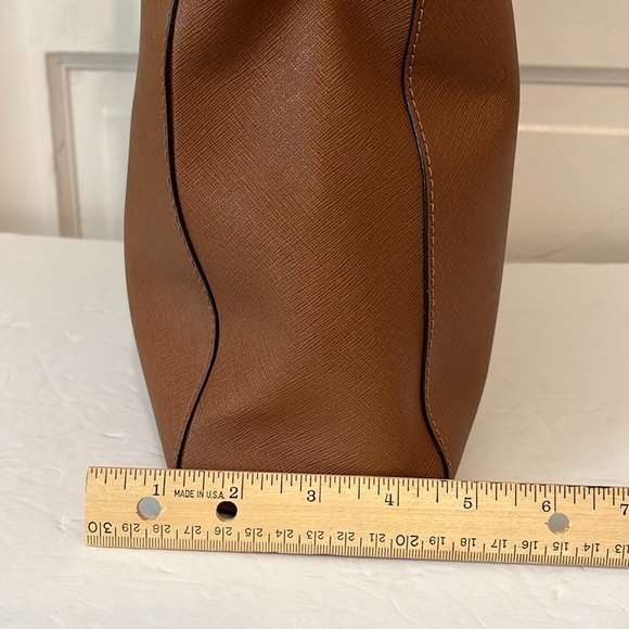 Michael Kors Jet Set Travel Saffiano Tote Large Bag Gold Tone Hardware Leather - Picture 5 of 11